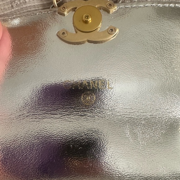 Chanel Silver and Gold Quilted Crossbody Bag - Picture 4 of 8
